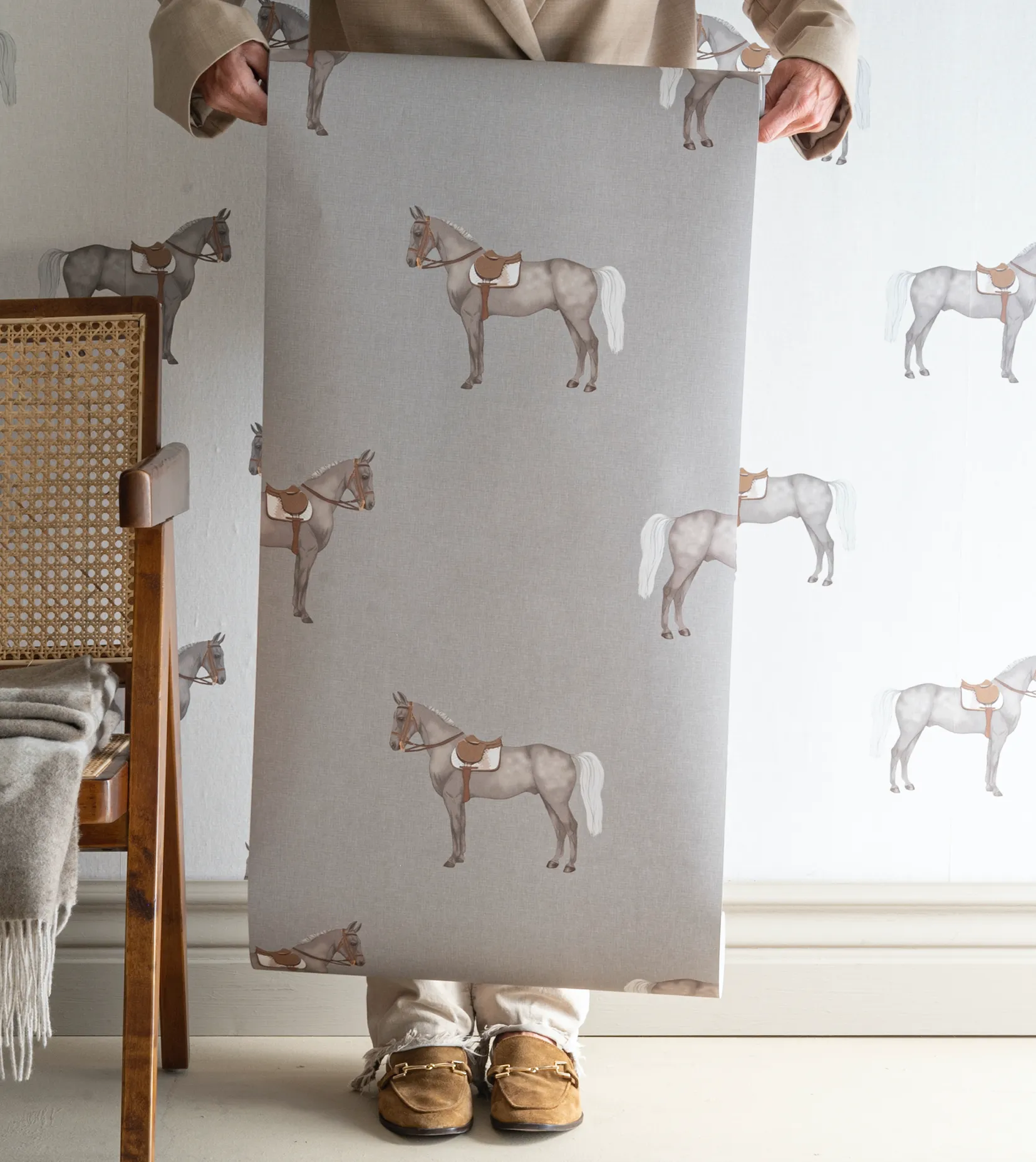 17-09-007-30 Wallpaper Petit Horse Taupe