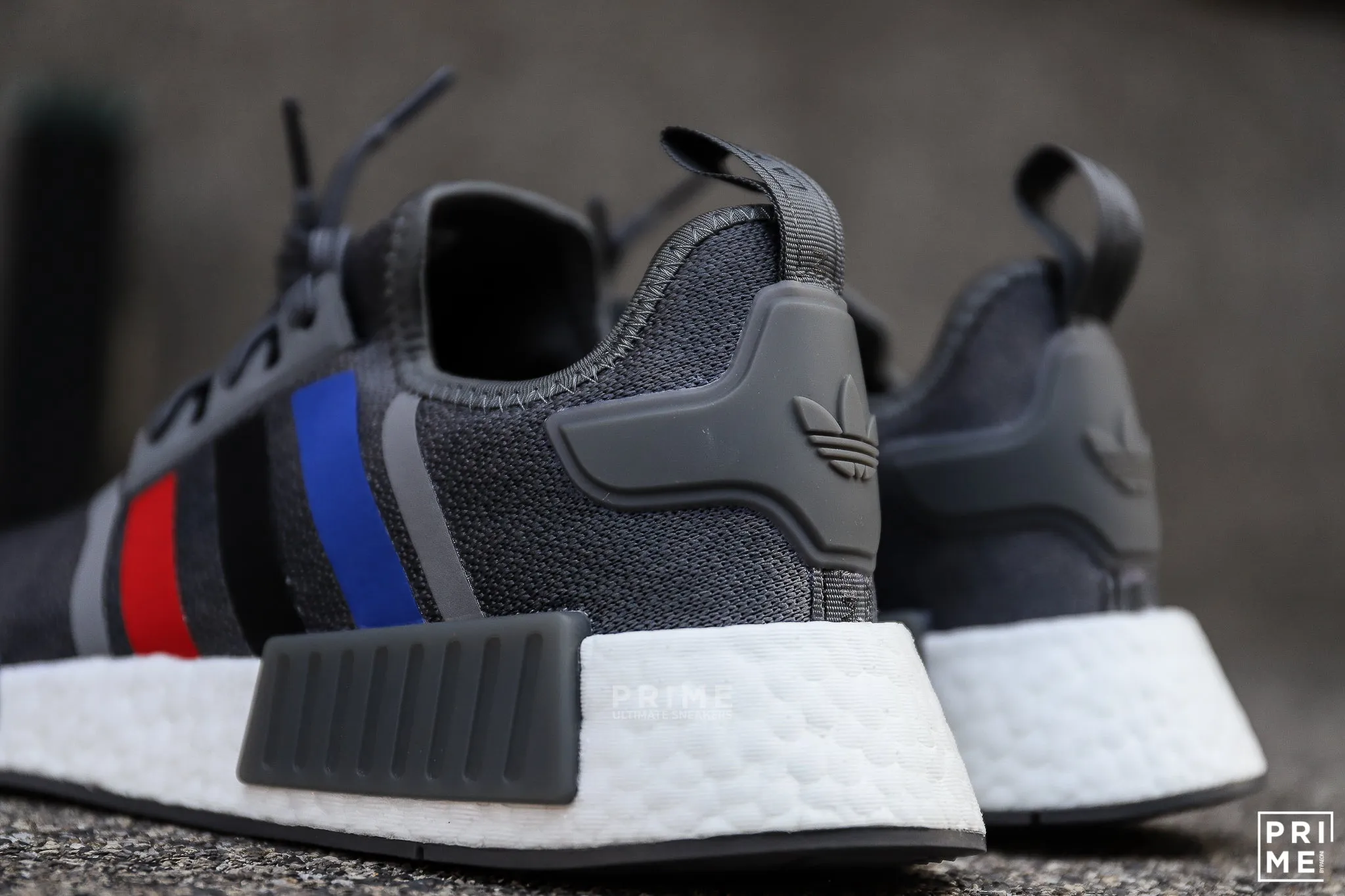 Adidas NMD   R1   Grey Fur scalet black  (FZ5708)