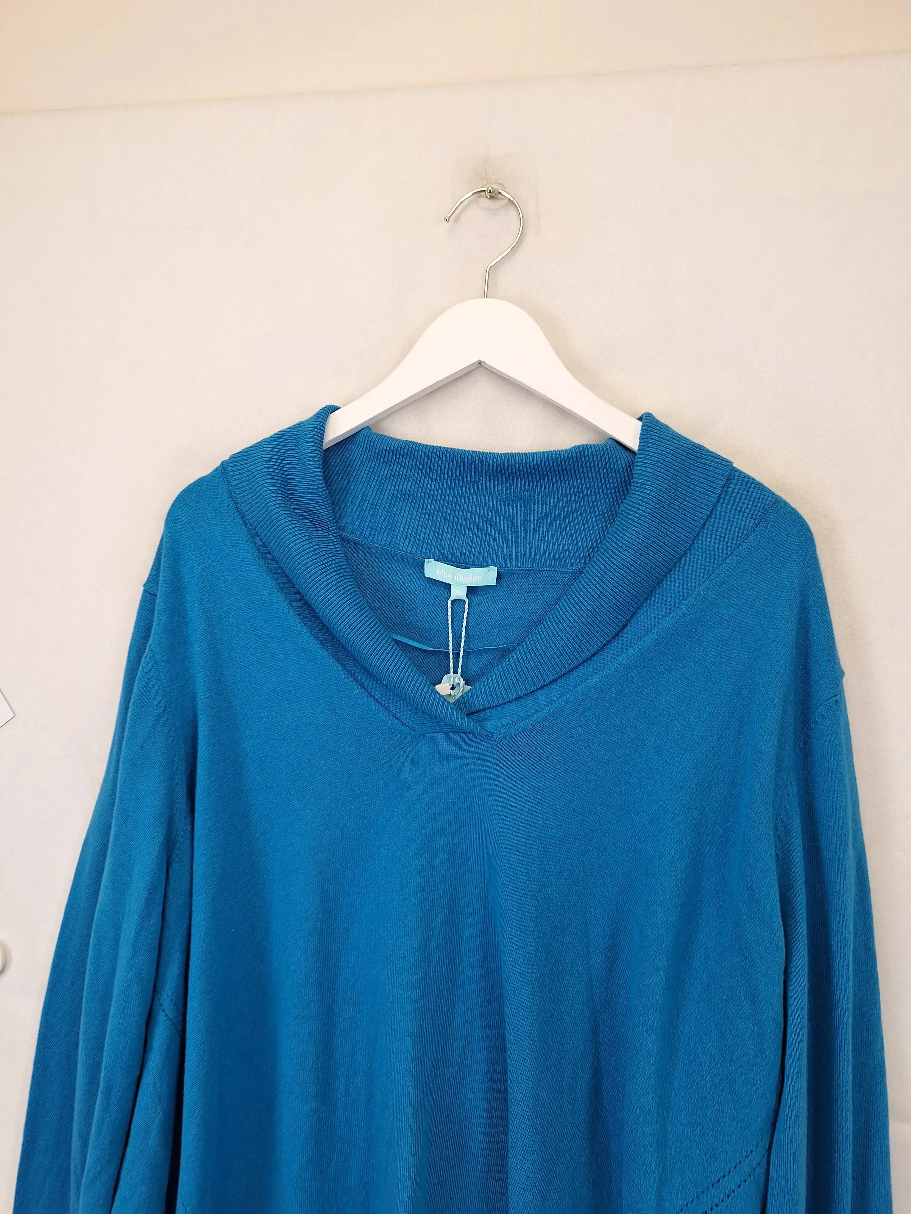 Blue Illusion Soft V Neck Pullover Jumper Size 20