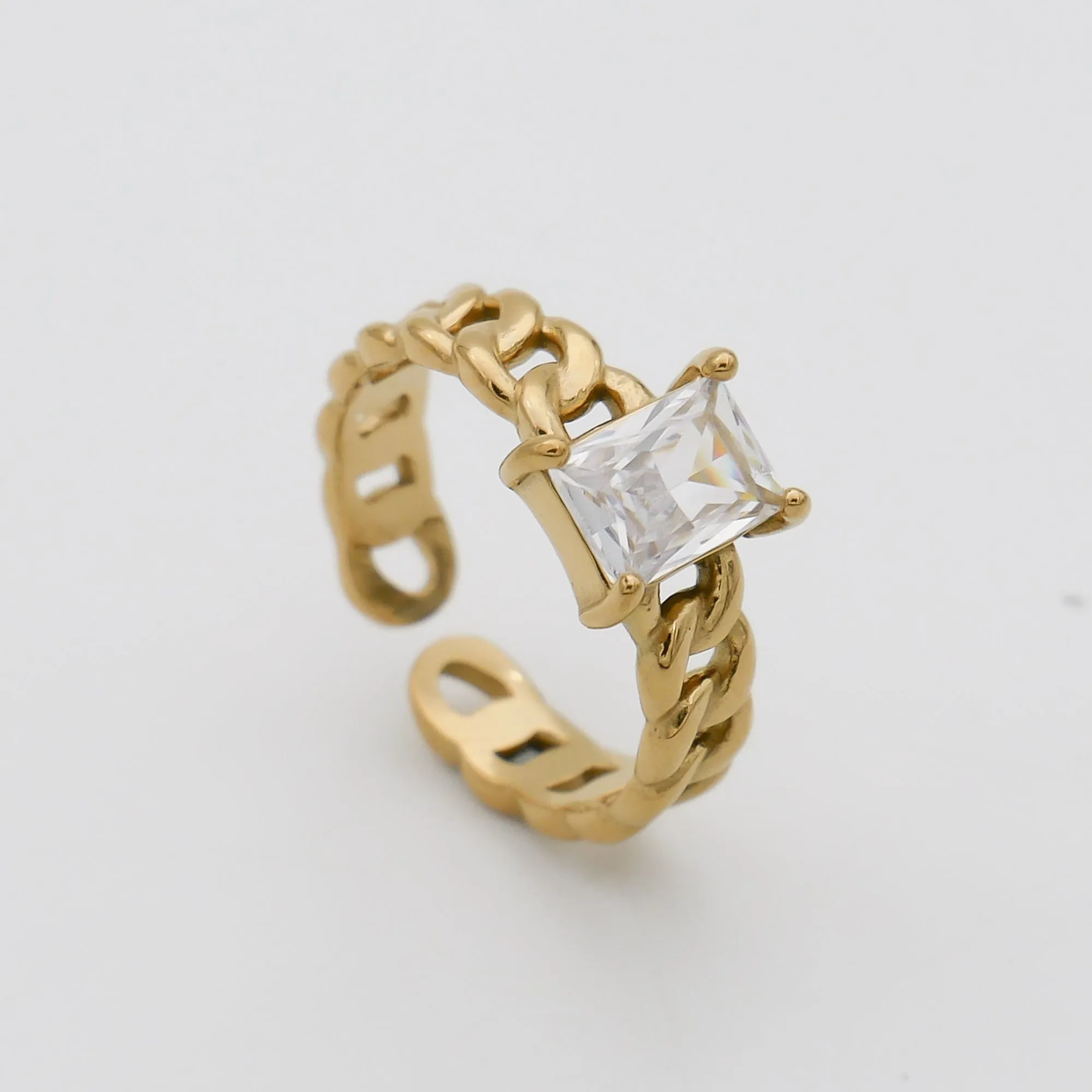 Laria Cuban Ring