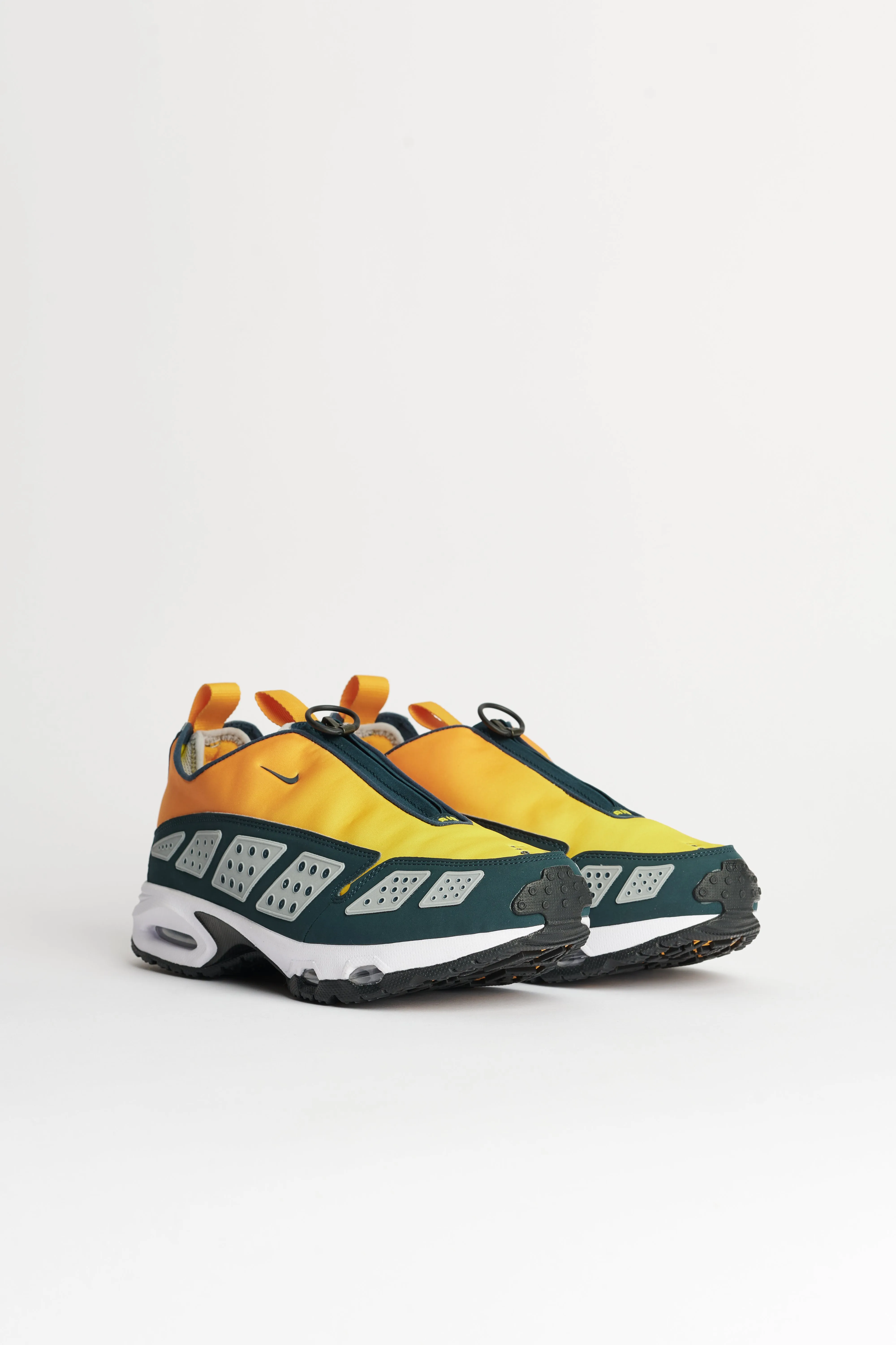 Nike W’s Air Max Sndr Canyon Gold / Deep Ocean