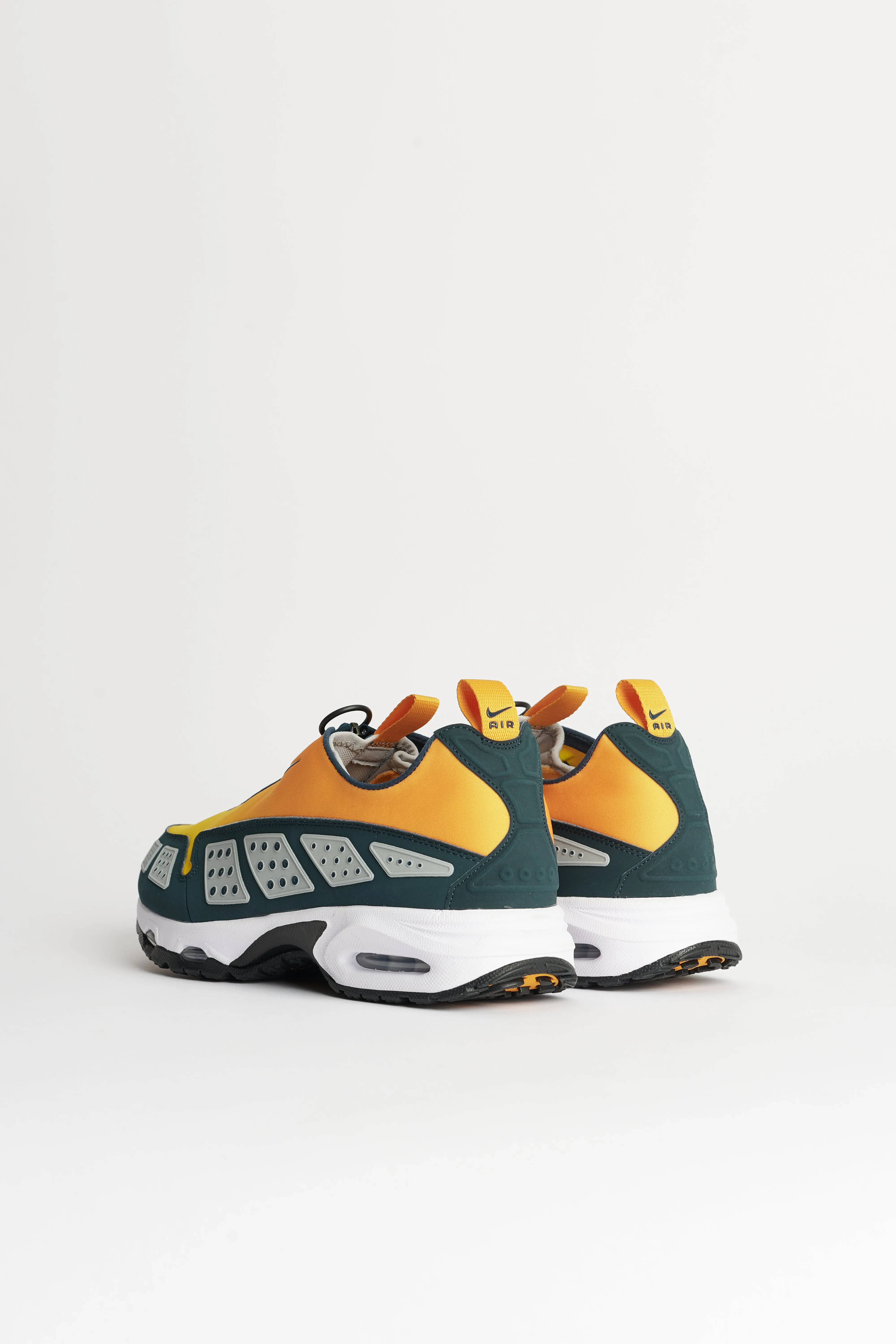 Nike W’s Air Max Sndr Canyon Gold / Deep Ocean