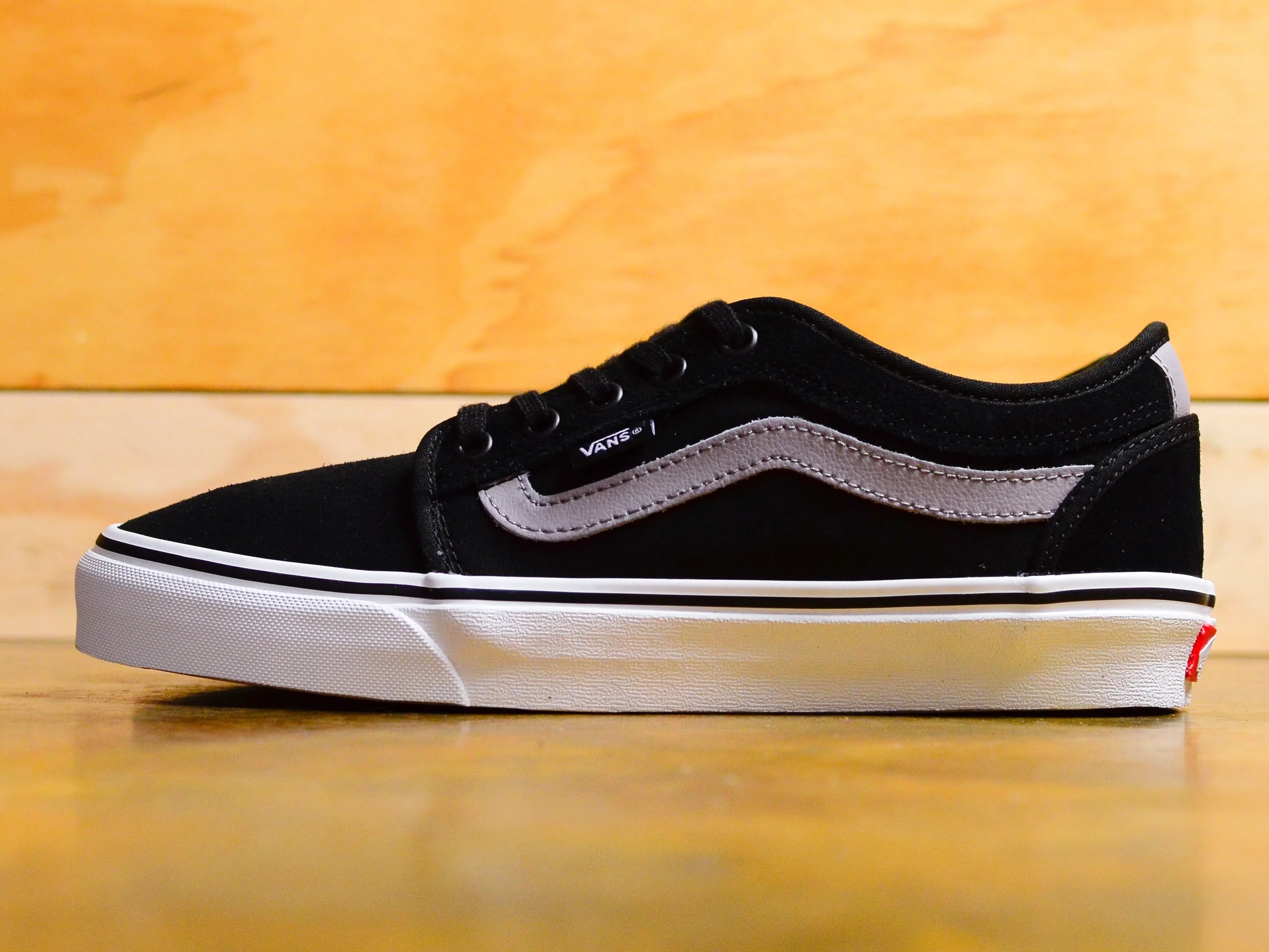 Skate Chukka Low Sidestripe - Black / Grey / White