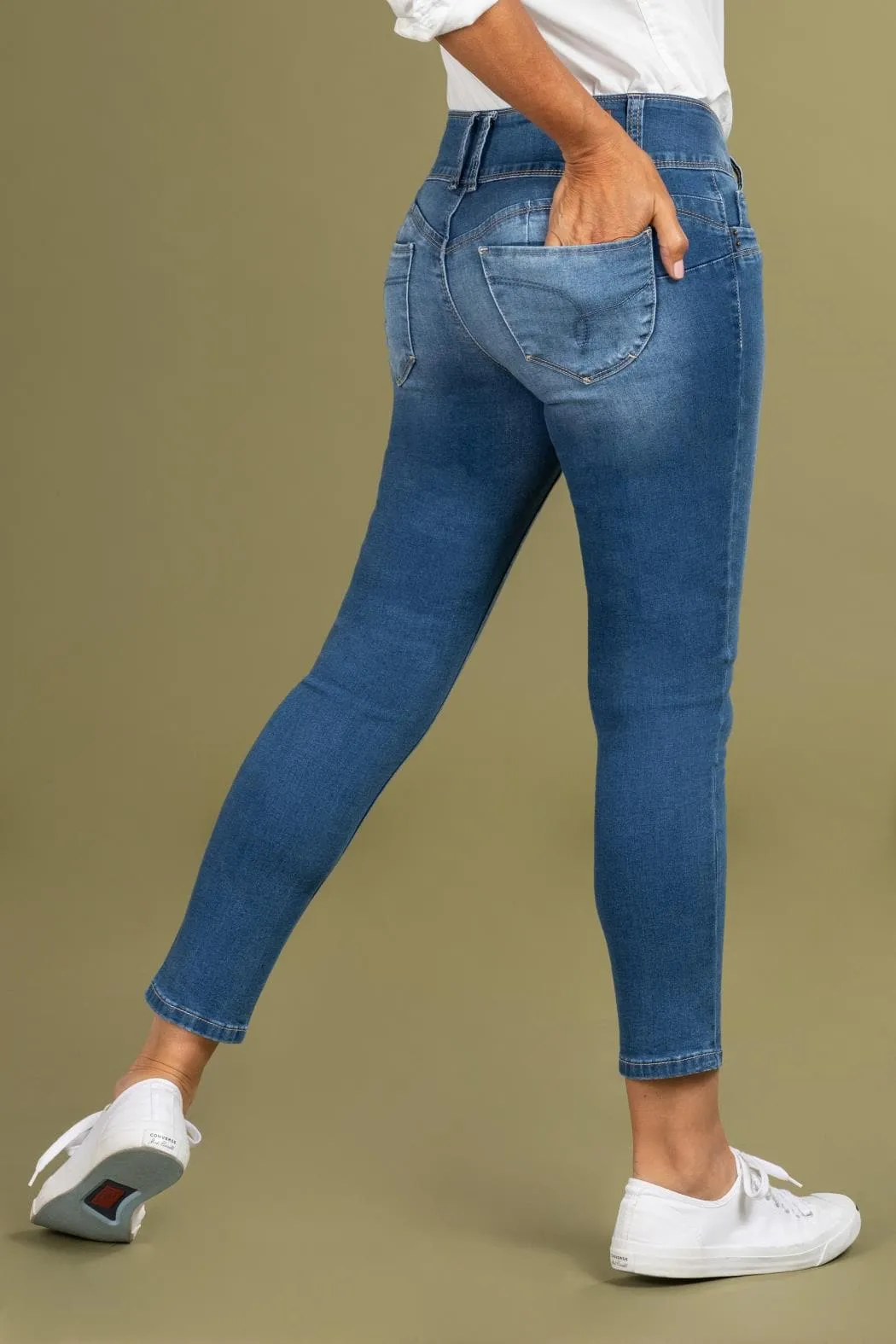 Women's Petite WannaBettaButt 3-Button Skinny Jean